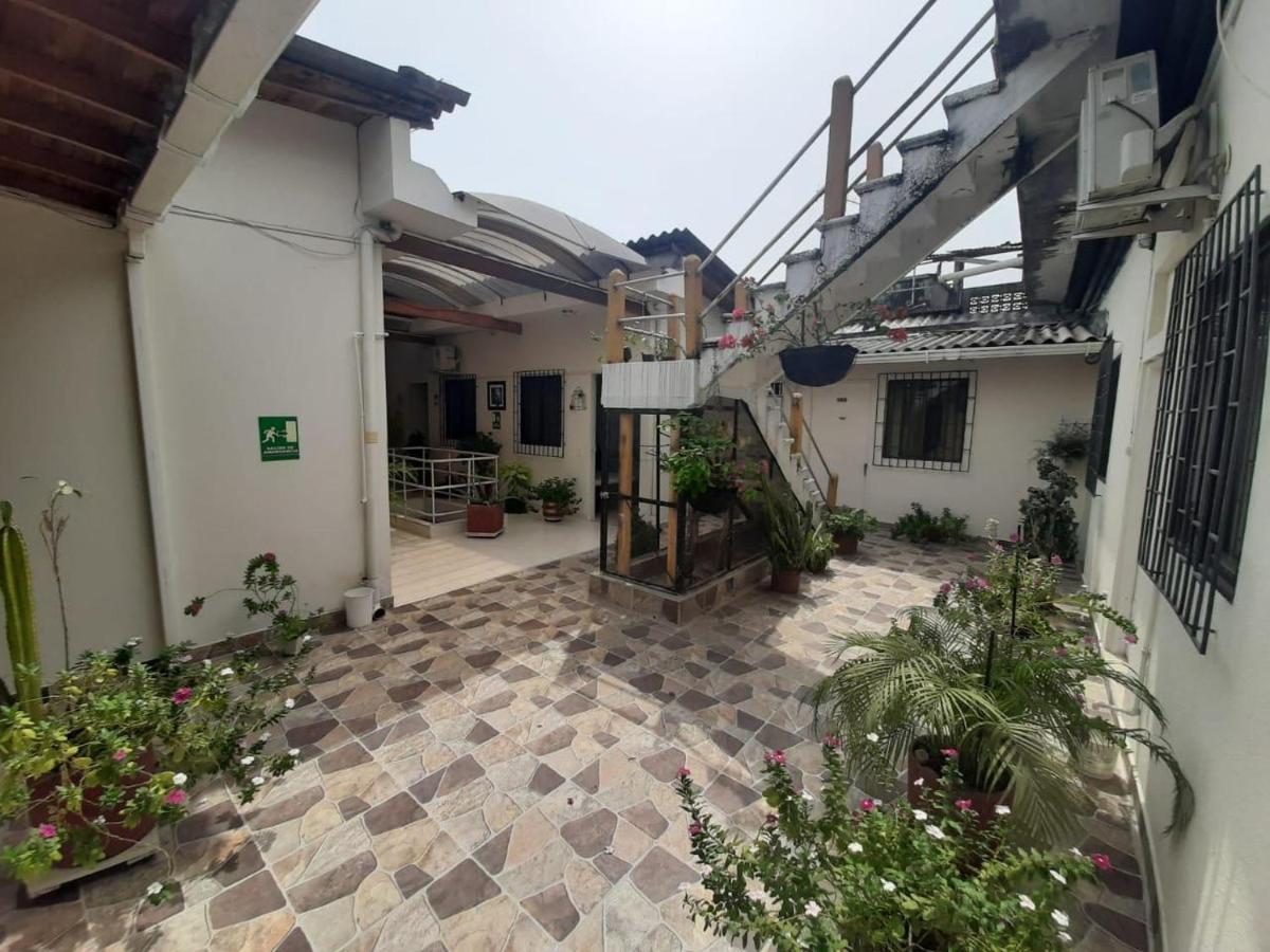 Hotel Anita Puerto Berrio エクステリア 写真