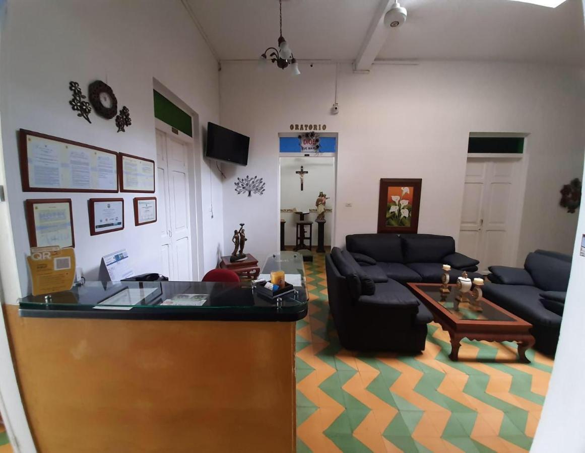 Hotel Anita Puerto Berrio エクステリア 写真